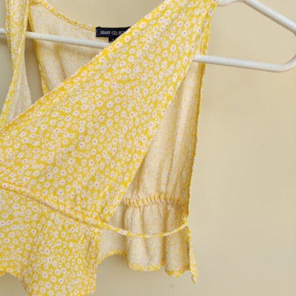 HEART & HIPS | Butter Yellow Front Tie Ruffle Hem Ditsy Floral Boho Crop Top S - Picture 7 of 12